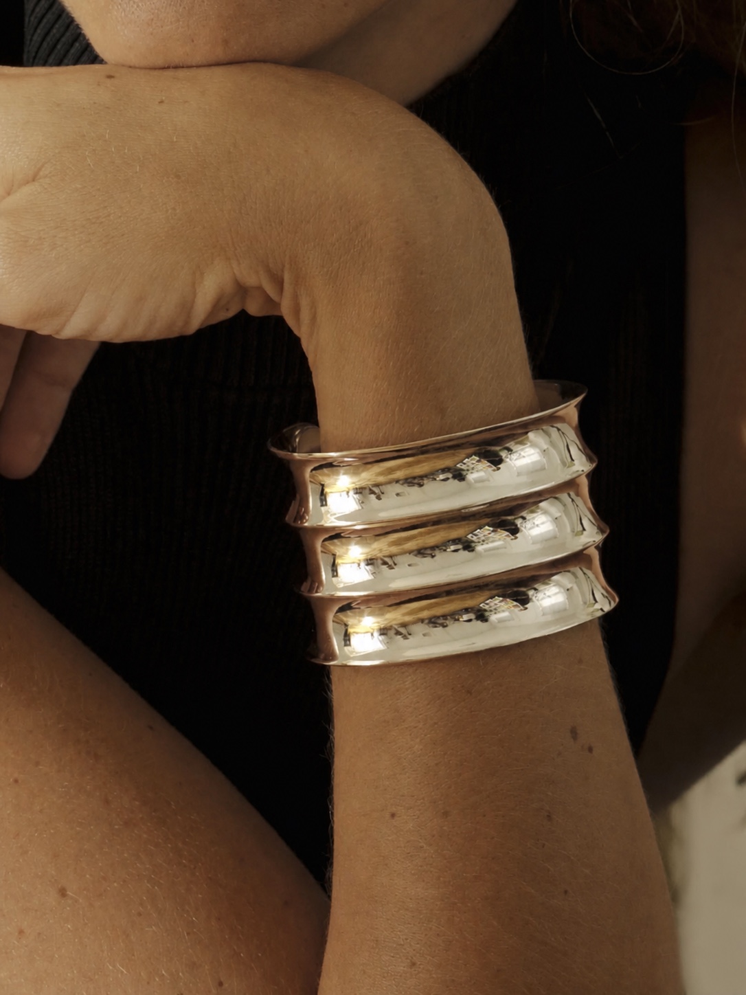 AGMES pearl bracelet and sculptural jewelry in close-up