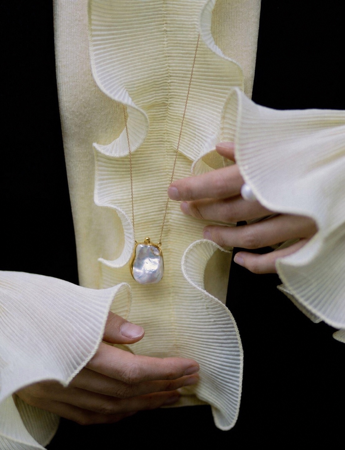 Orchid22 pearl jewelry detail, image 003