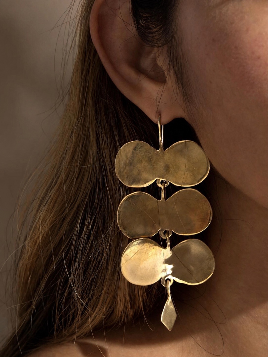 Ariana Boussard-Reifel metal jewelry detail, image 002
