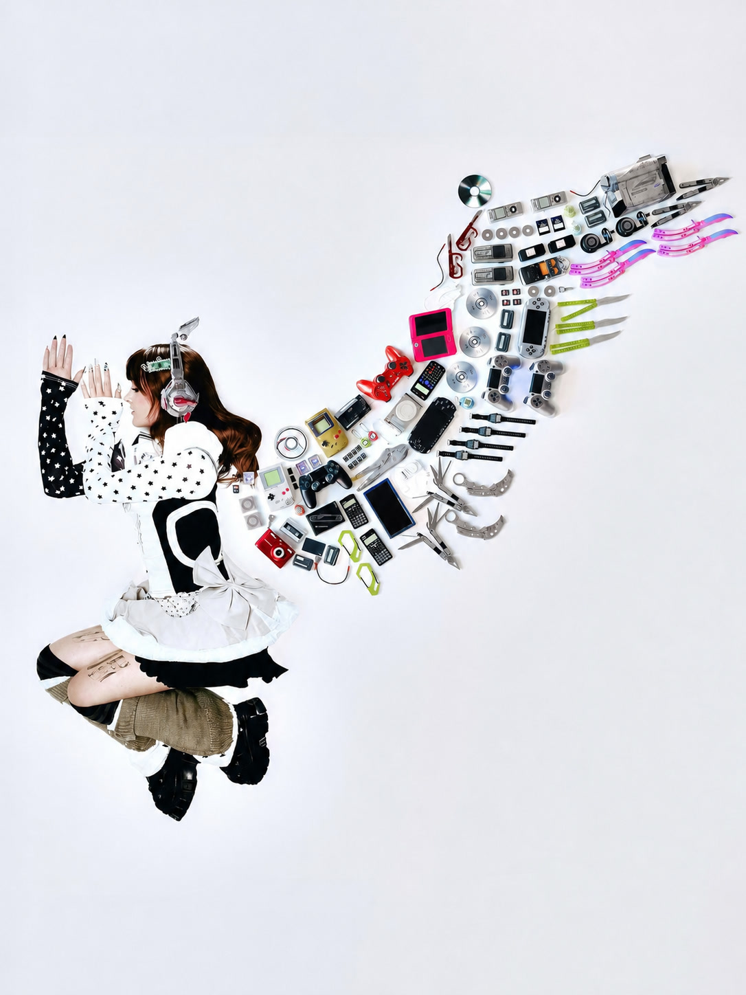 Ninajirachi in white cyber styling with a wing-like arrangement of retro devices