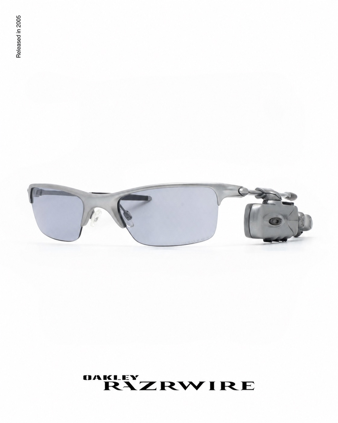 Oakley RazrWire straight-on product view with module attached