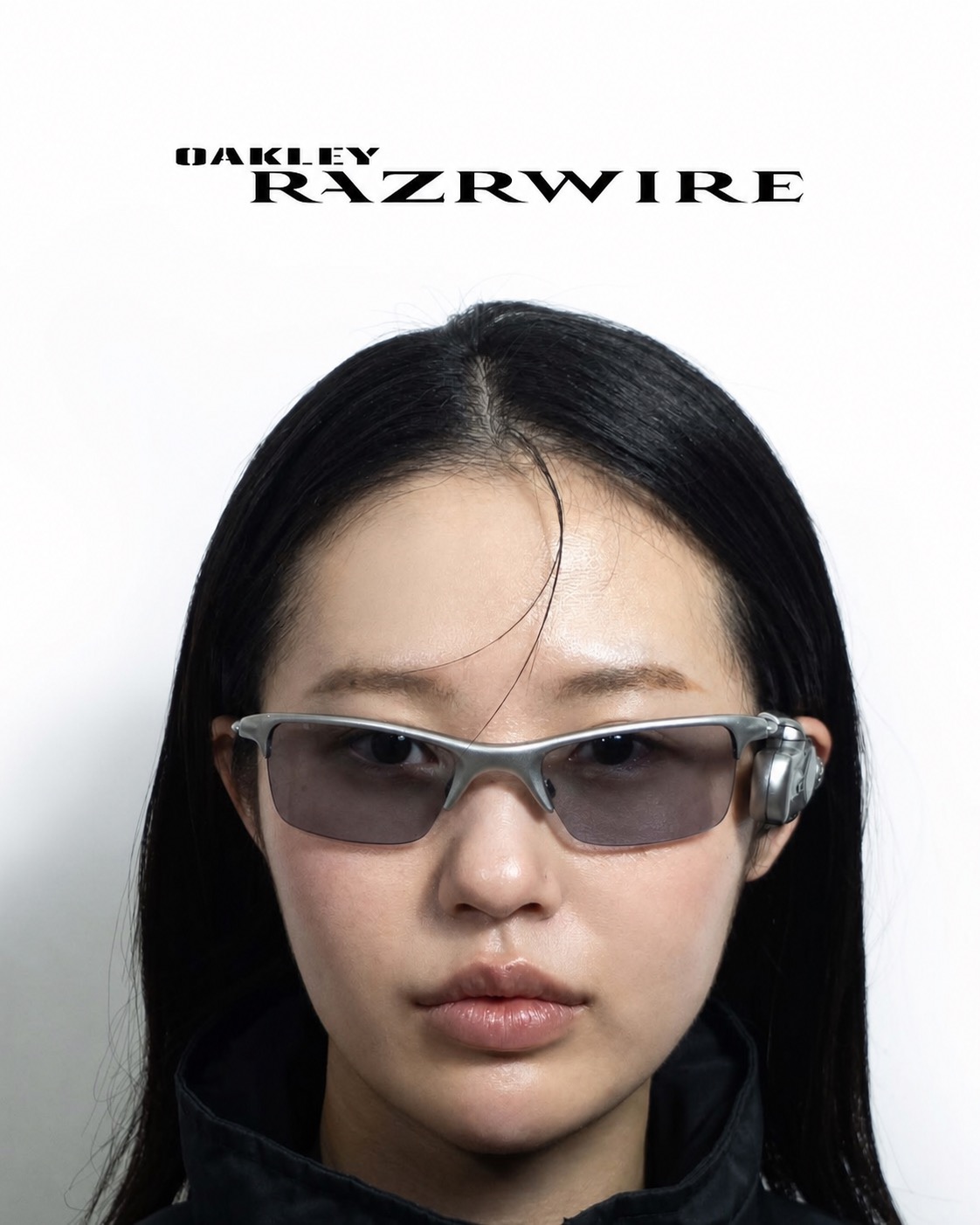 Model facing forward in Oakley RazrWire smart eyewear