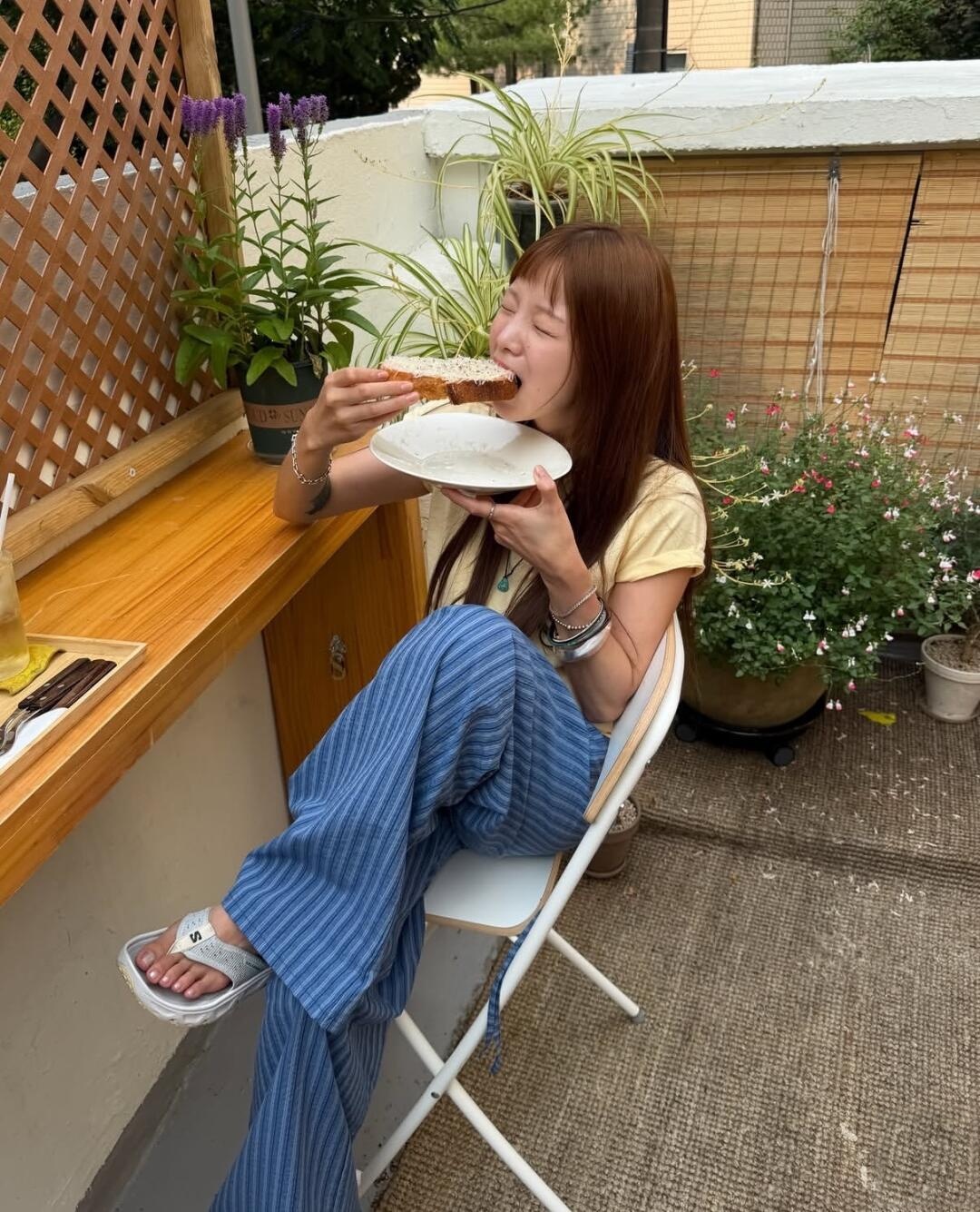 rio_blxlzl oversized shirt outfit idea 007