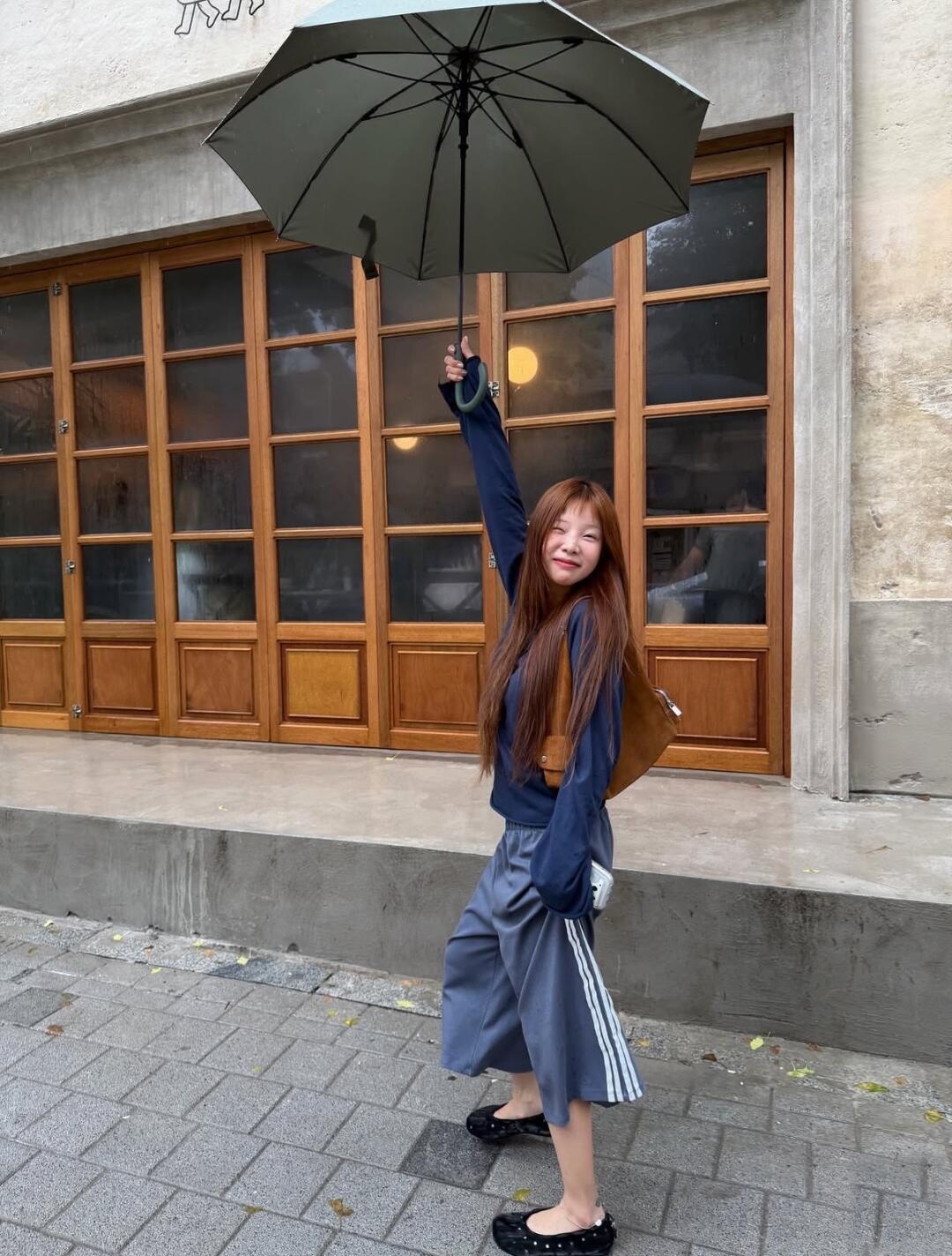 rio_blxlzl oversized shirt outfit idea 014