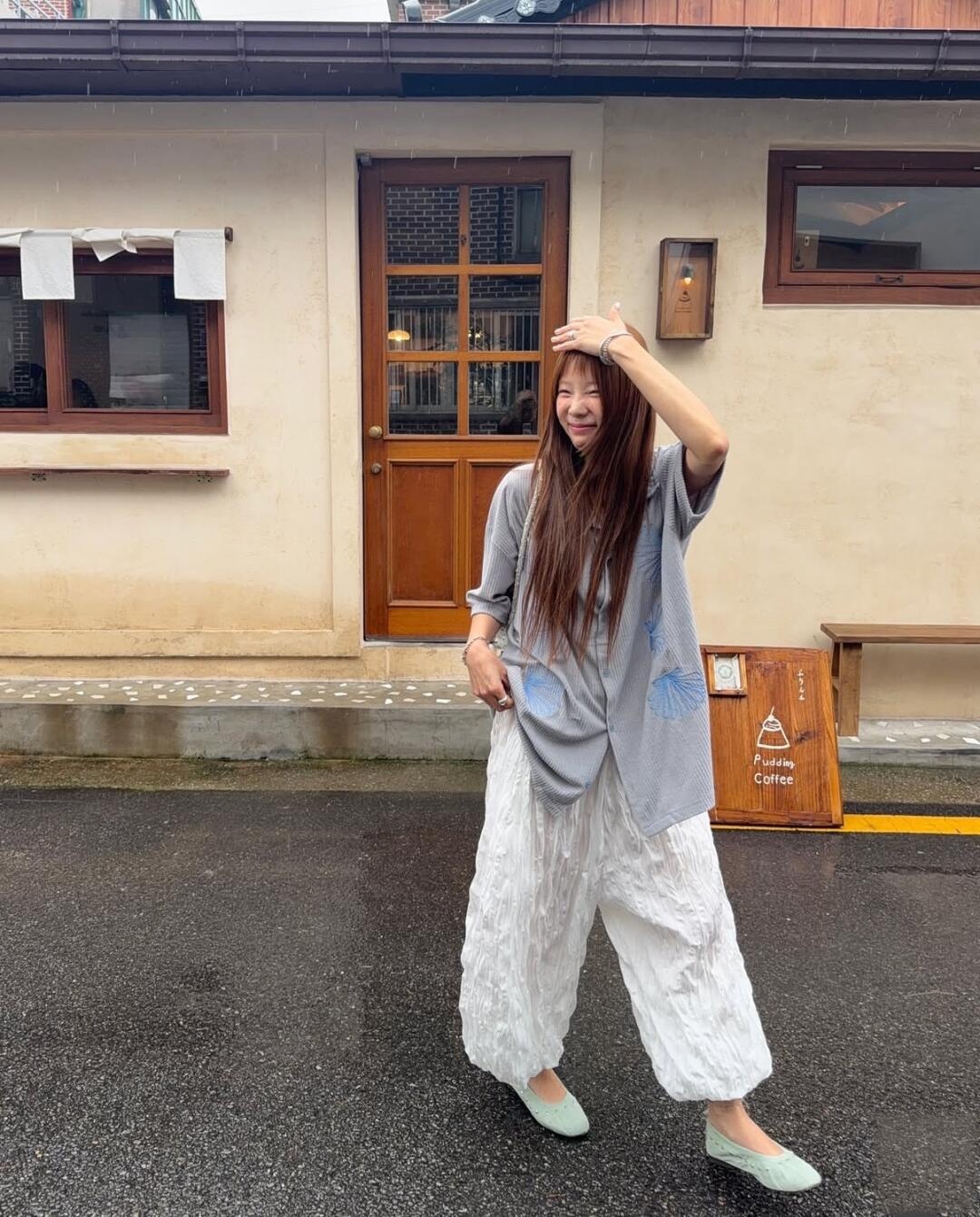 rio_blxlzl oversized shirt outfit idea 015