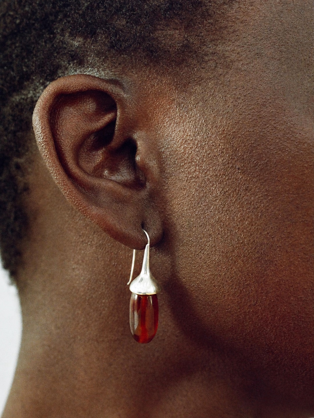Sophie Buhai pearl jewelry detail