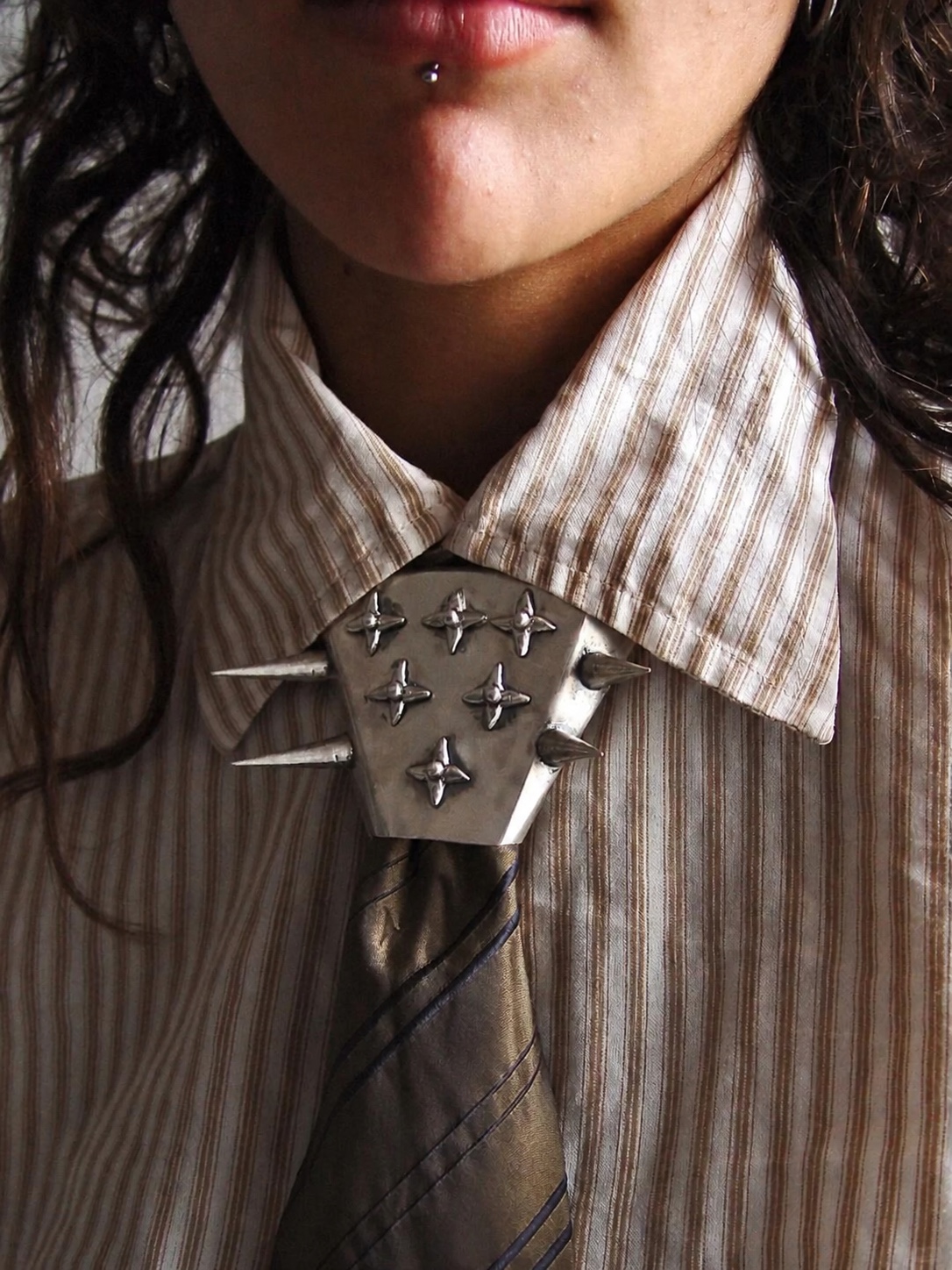 ZWYRTECH sculptural accessory detail, image 003