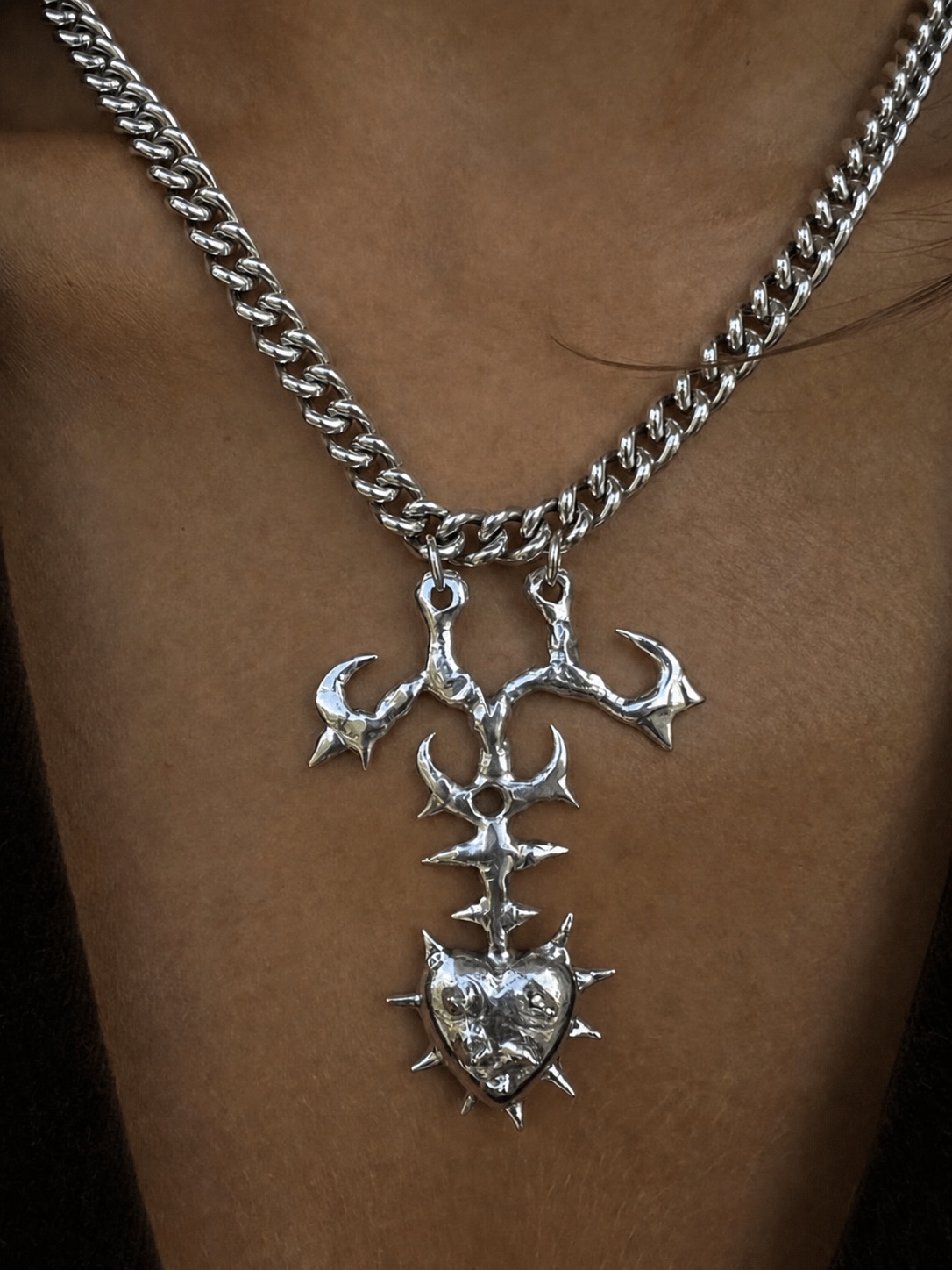 ZWYRTECH sculptural accessory detail, image 004