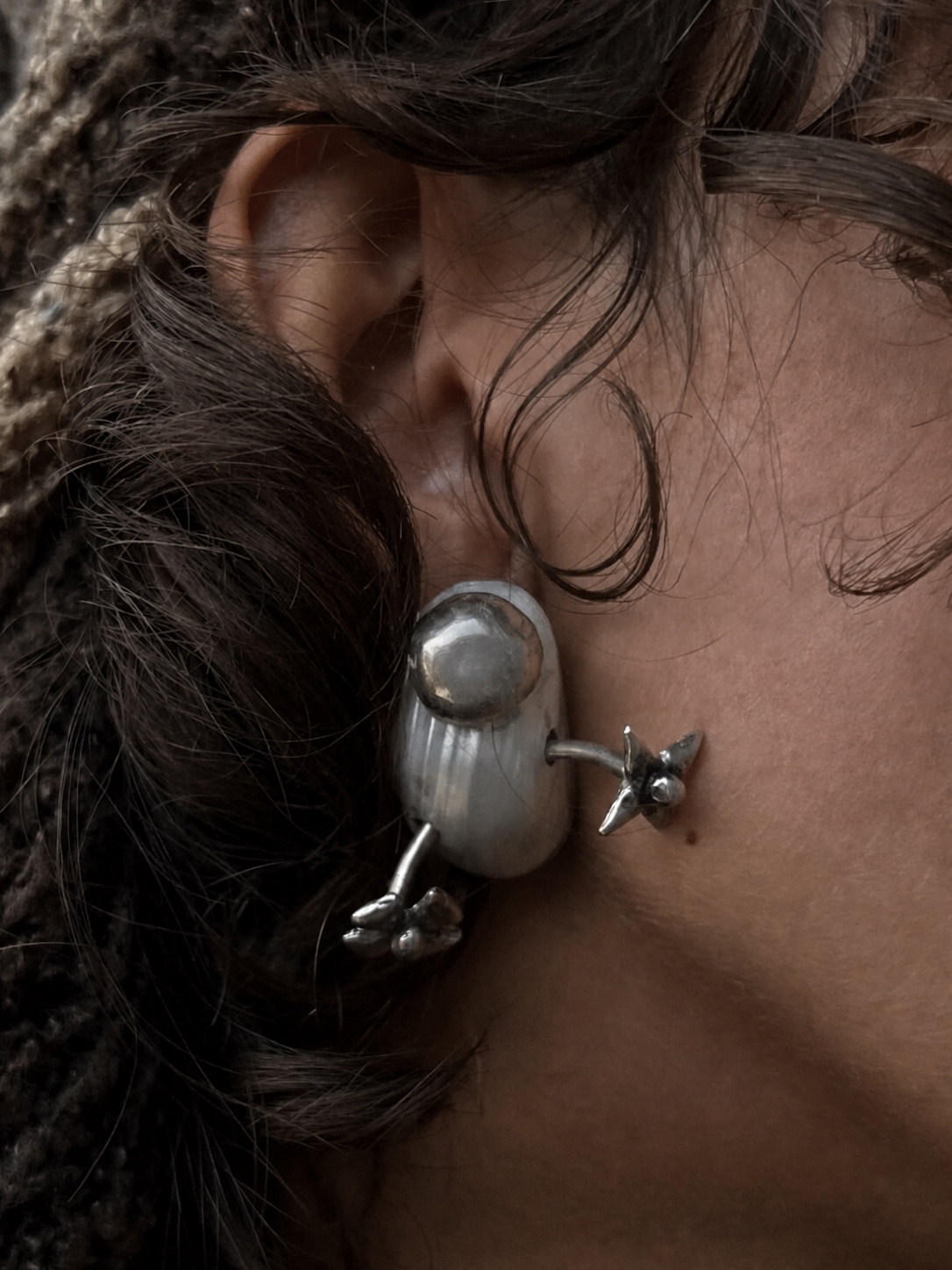 ZWYRTECH sculptural accessory detail, image 005