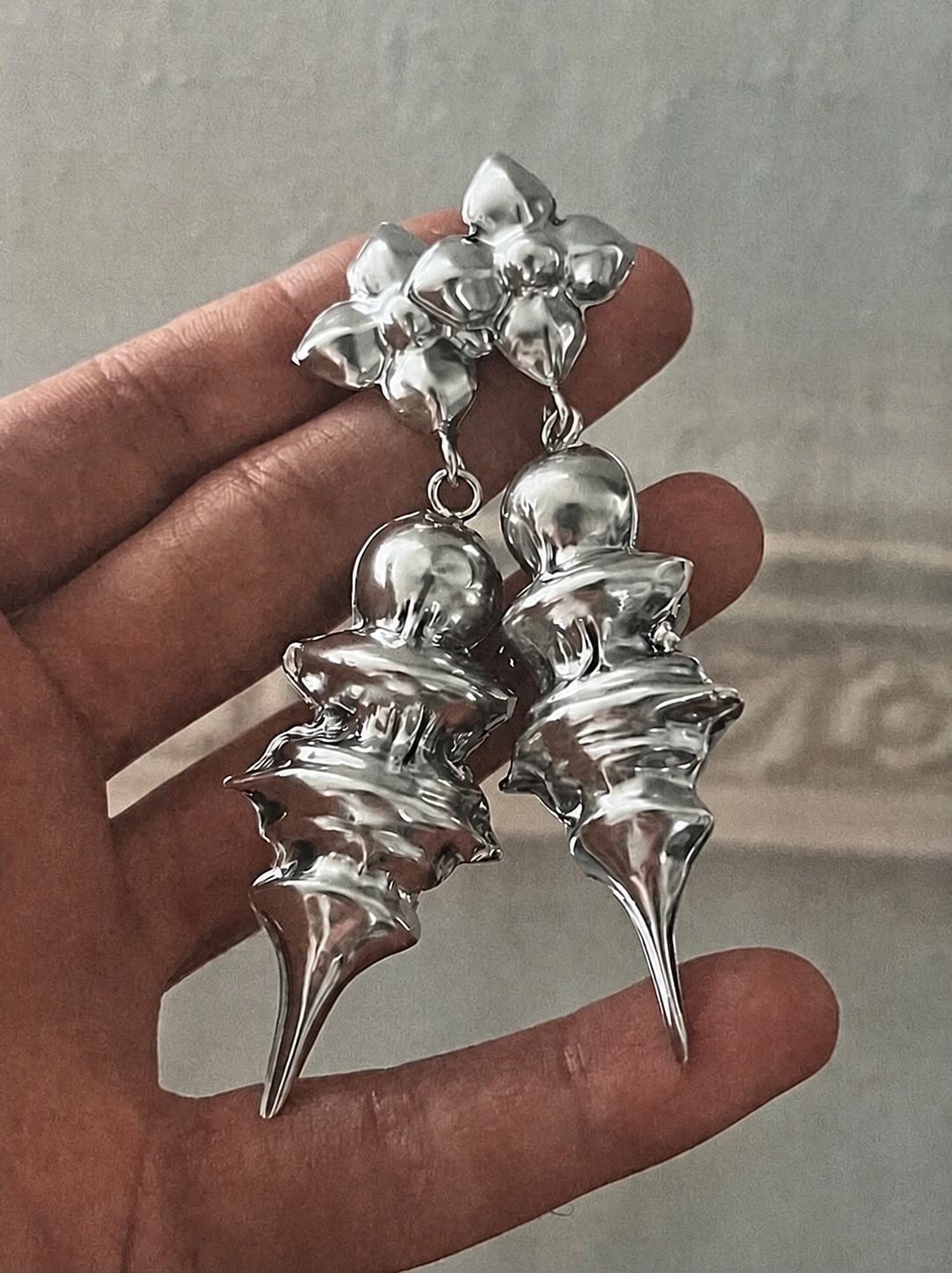 ZWYRTECH sculptural accessory detail, image 006