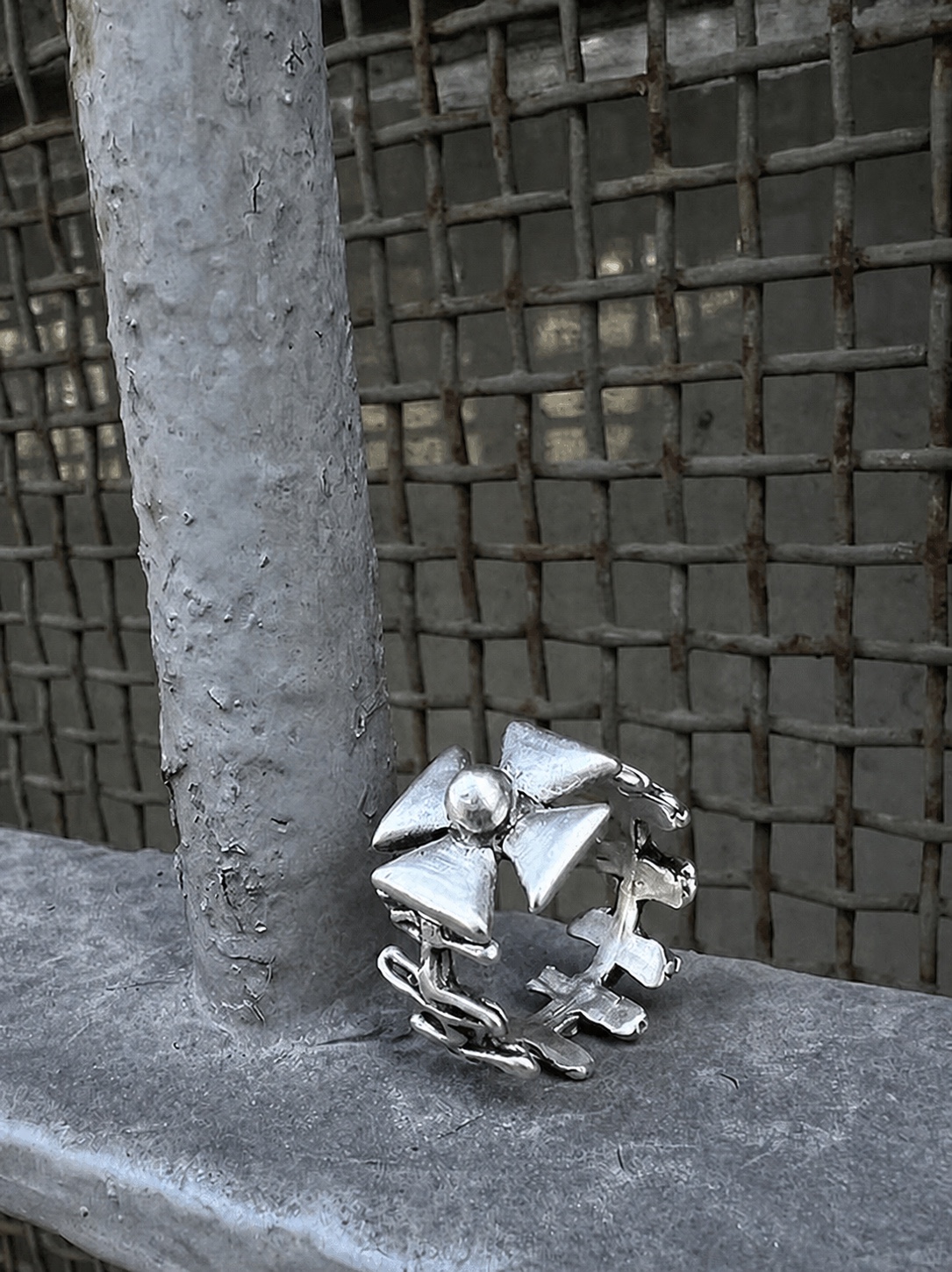 ZWYRTECH sculptural accessory detail, image 013