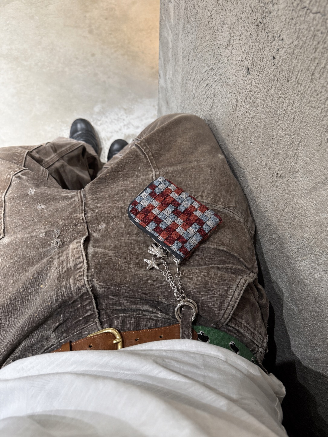 Keychain accessories and bag charm styling for everyday outfits